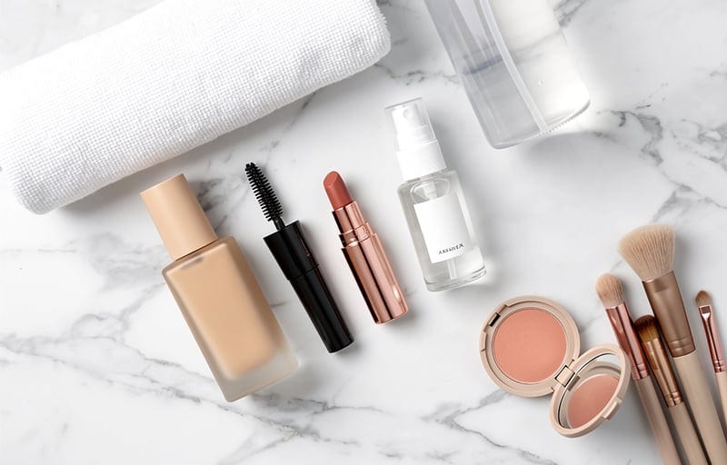 Le top 10 des produits de maquillage qui résistent à la transpiration